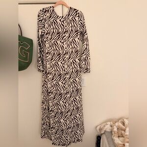 Anthropologie Black and Cream Zebra-Print Long Sleeve Maxi Dress, silk. MEDIUM